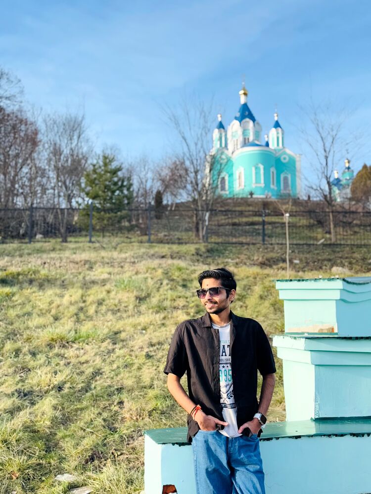  49369460  Vasu, 22 ,    