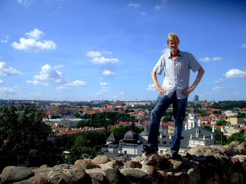  42083170  Anatoly, 51 ,    