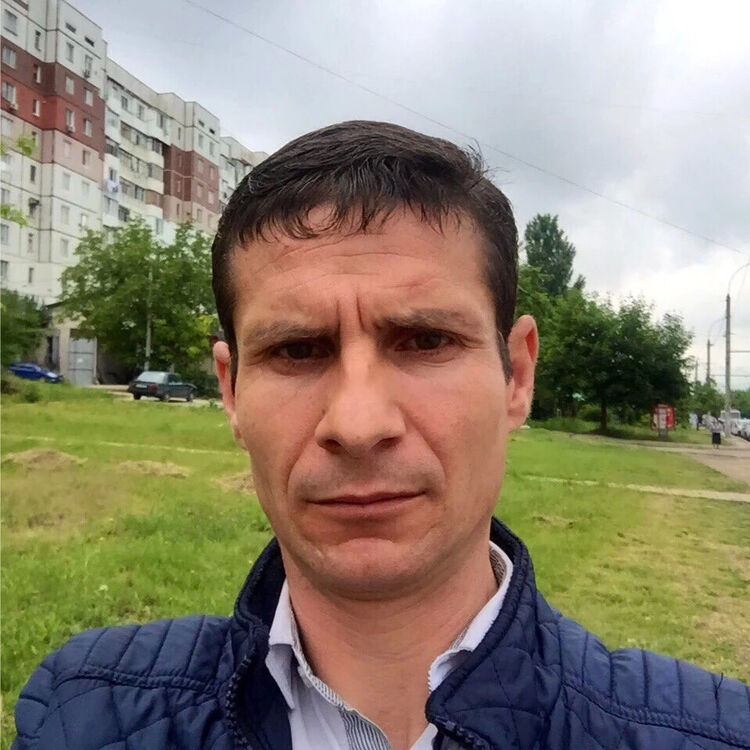  10503240  Alexandr, 49 ,    