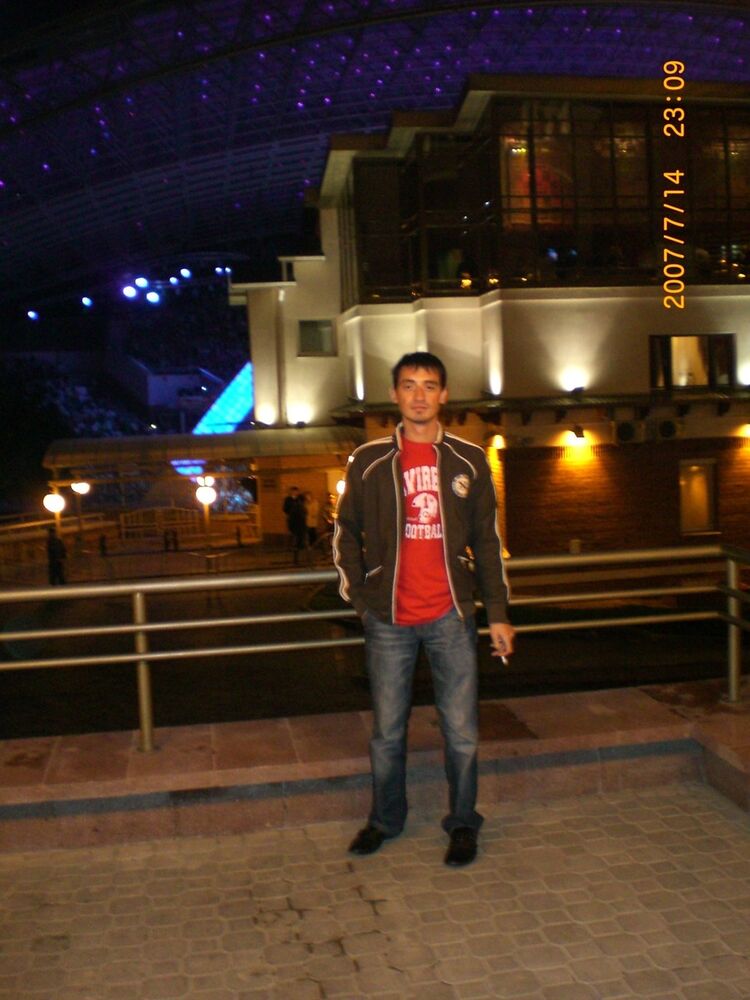  ,   Artem, 42 ,   ,   , c 