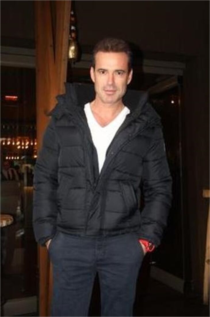  52150460  Murat, 40 ,    -