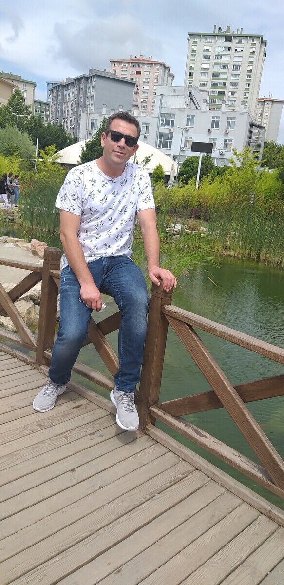  22415090  Janko, 40 ,    