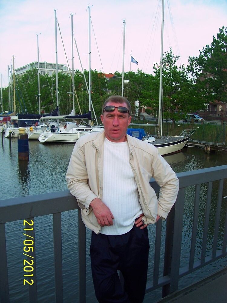  8668310  Pavel, 47 ,    