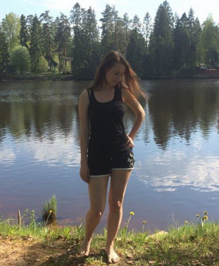  48681570  Vera, 21 ,    