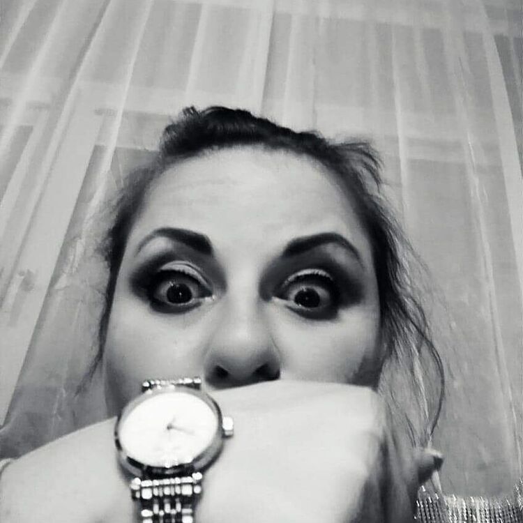  22282640  Viktoria, 38 ,    