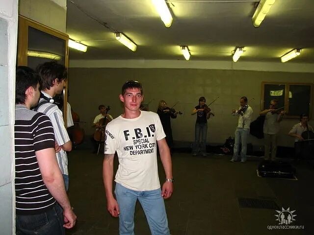  27450120  Artem, 40 ,    