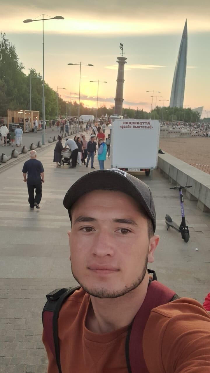  25176630  Maksim, 26 ,    