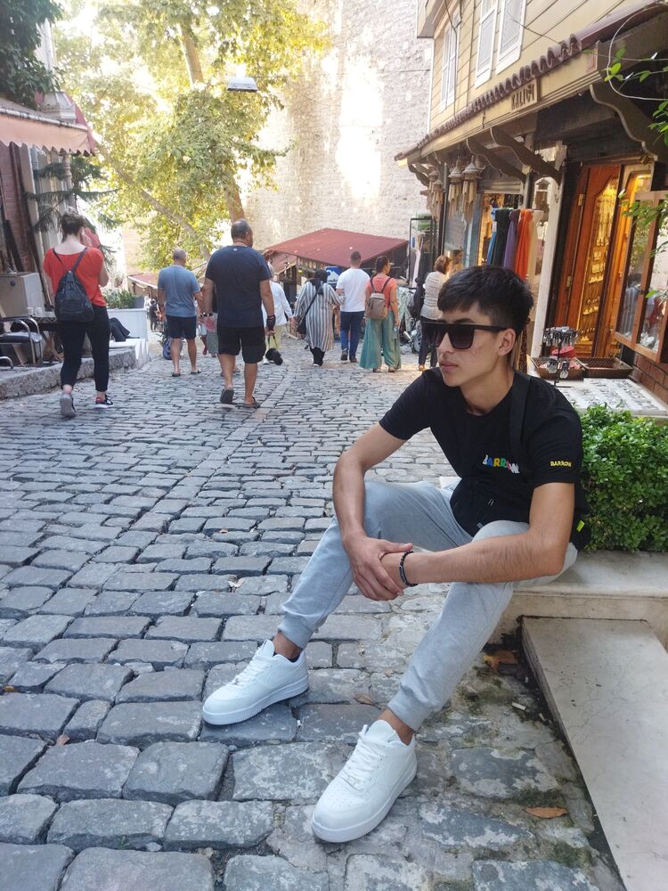  ,   Doniyor, 24 ,   ,   , c 