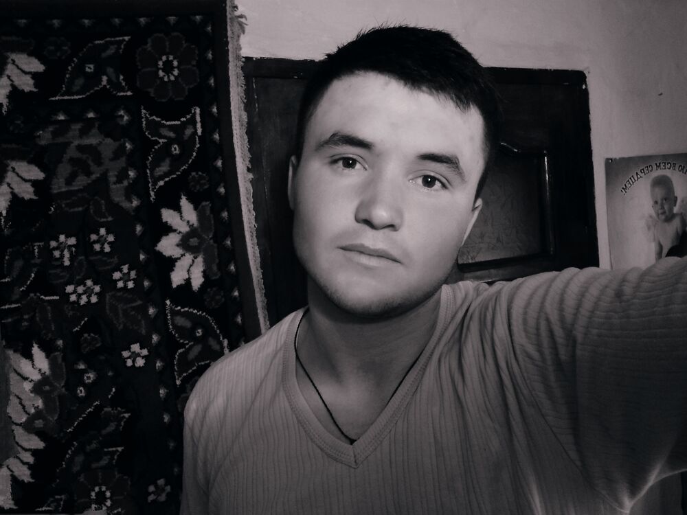  42063710  Nicolae, 25 ,    