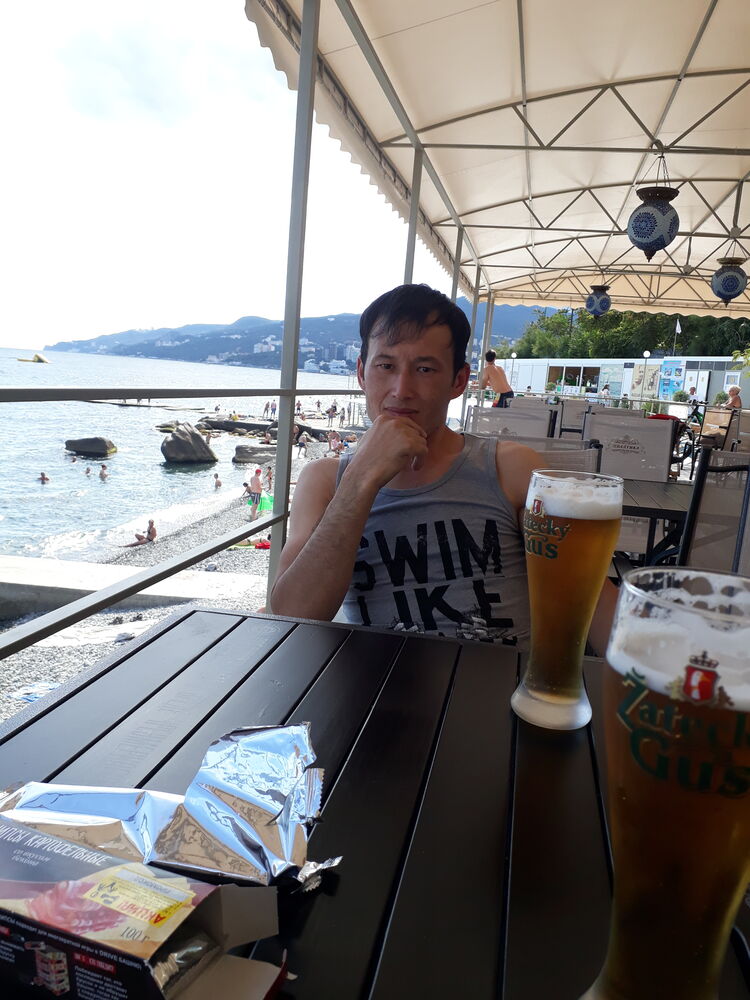  ,   Elmurad, 40 ,     