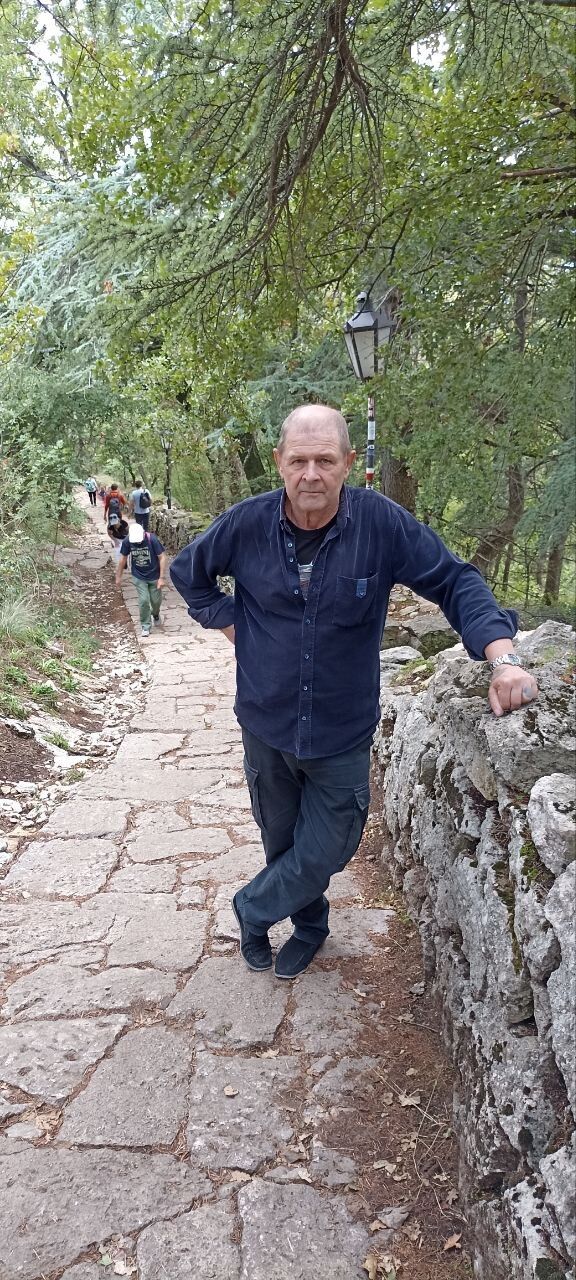  52646280  Yury, 65 ,    