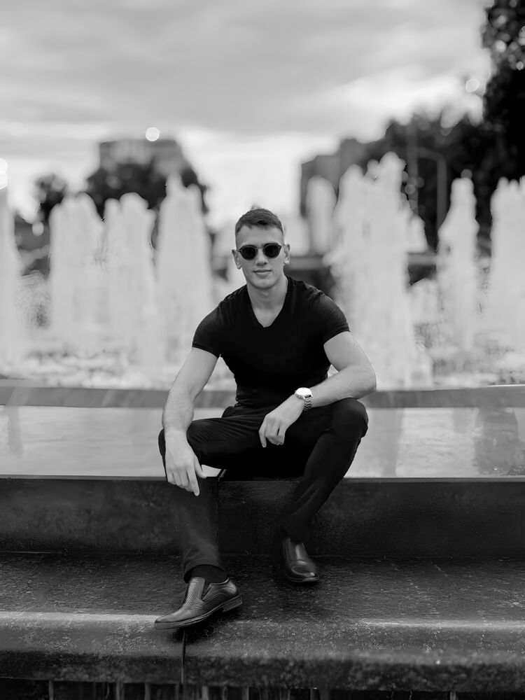  44794910  Vlad, 25 ,    