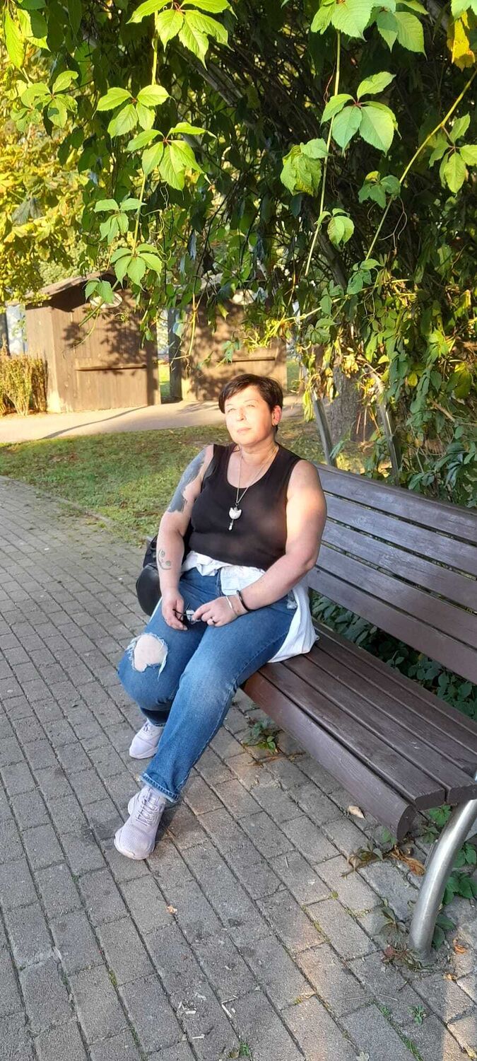  ,   Rina, 49 ,   c 