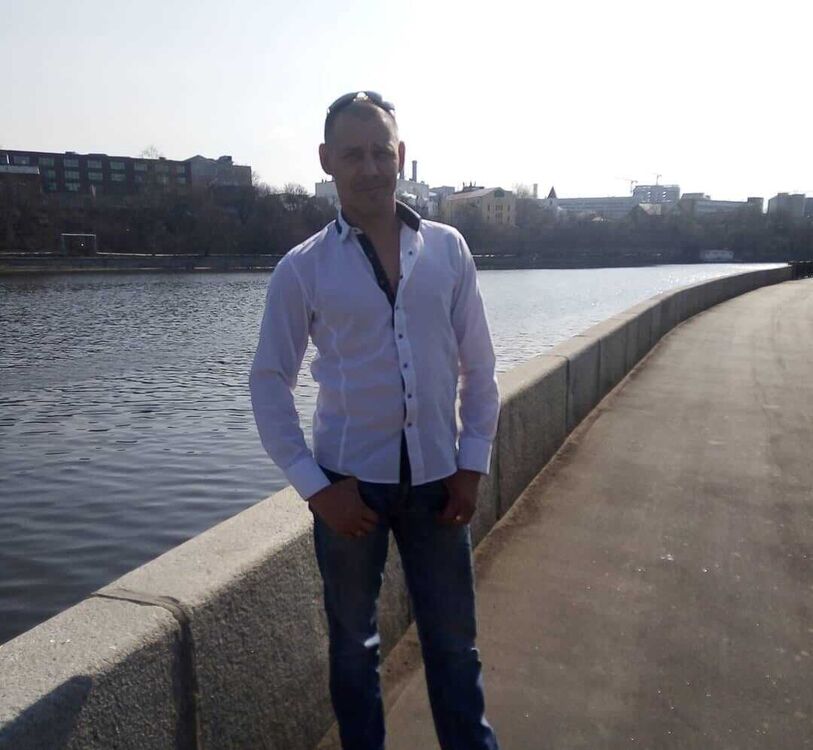  ,   Alex, 44 ,   , 