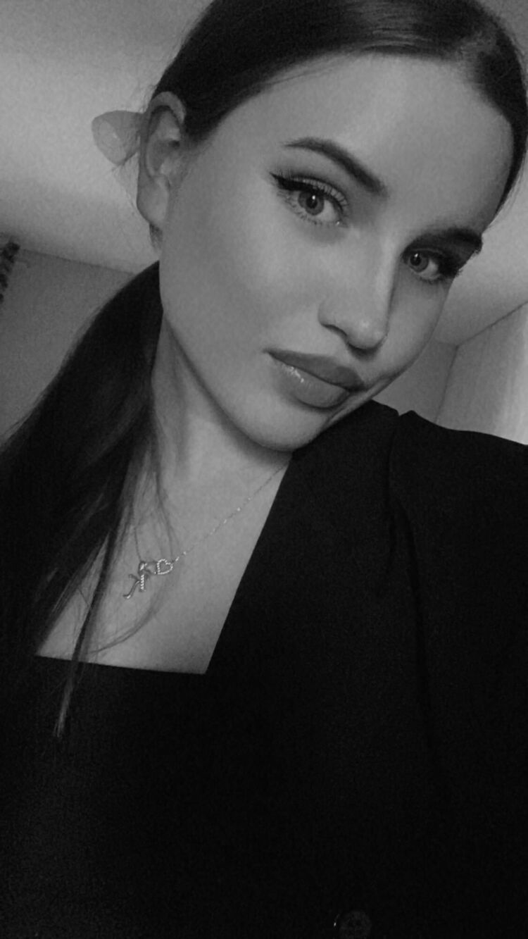  34306340  Ksenia, 21 ,    