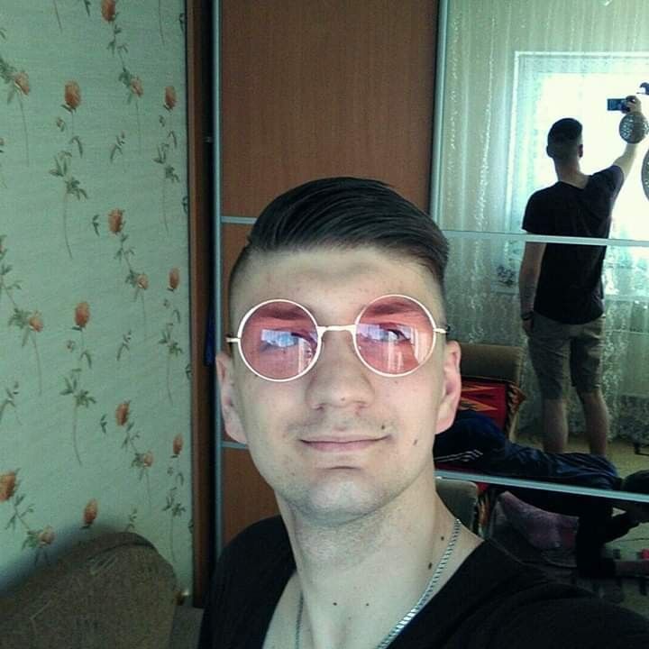  ,   Maxim, 32 ,   ,   , c , 