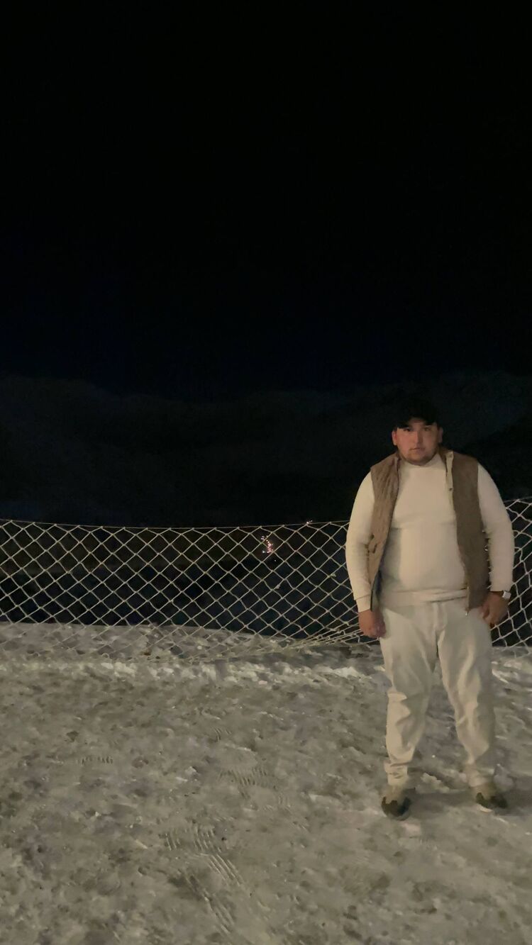  54553480  Avazbek, 21 ,    