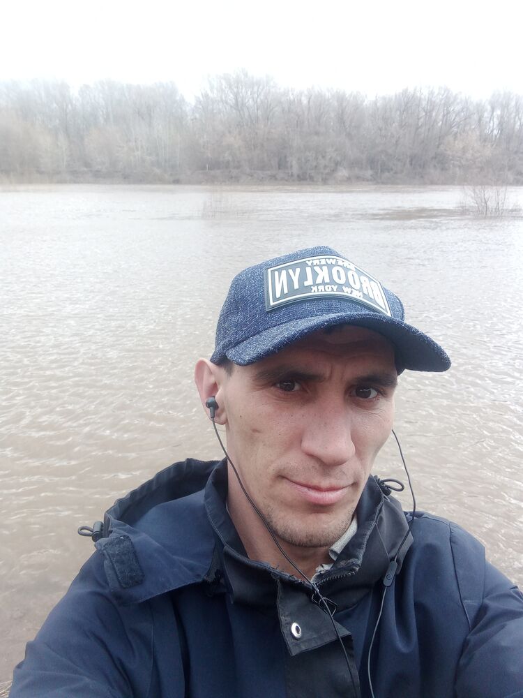  ,   Maksai, 32 ,   ,   