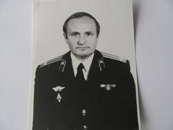 18118710  Ivan, 71 ,    