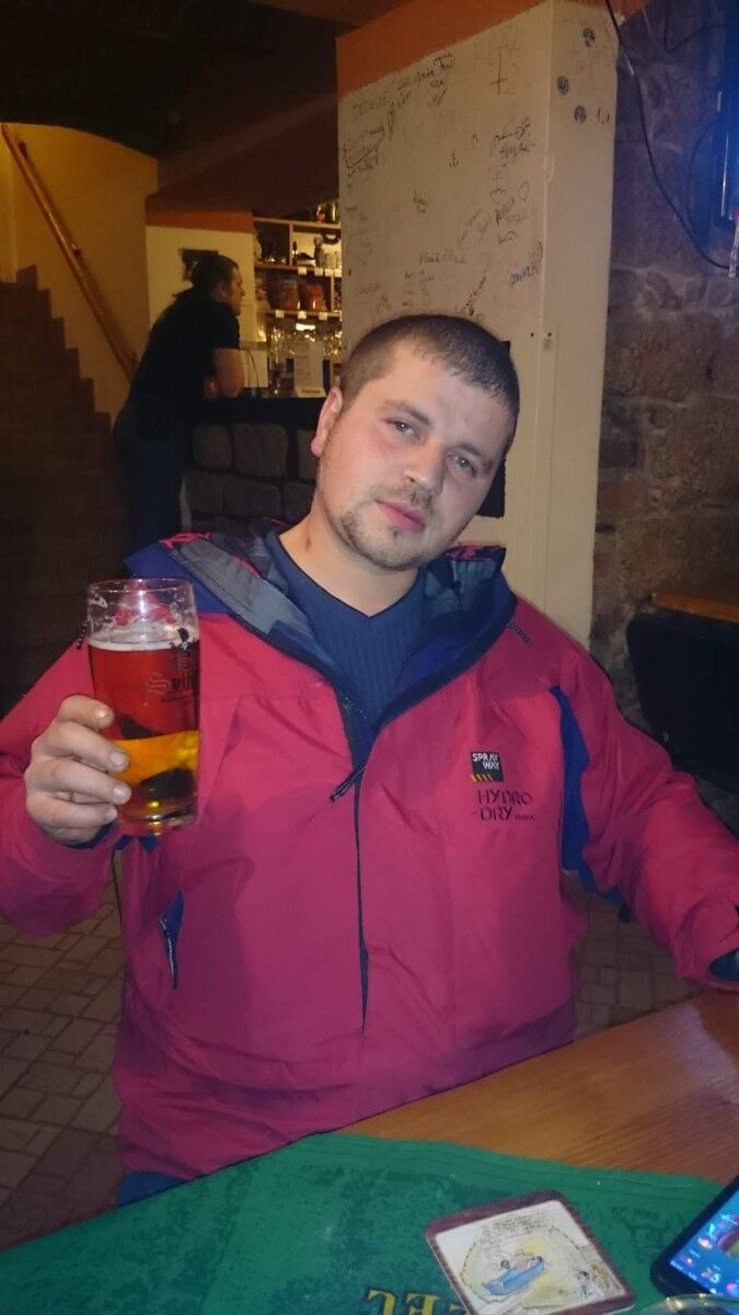  ,   Nik, 37 ,   ,   , c 