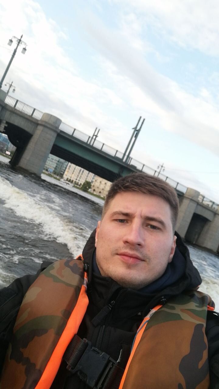  54270890  Roman, 31 ,    