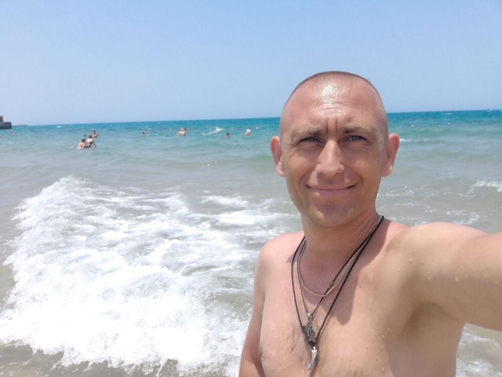  37323430  Leonid, 43 ,    