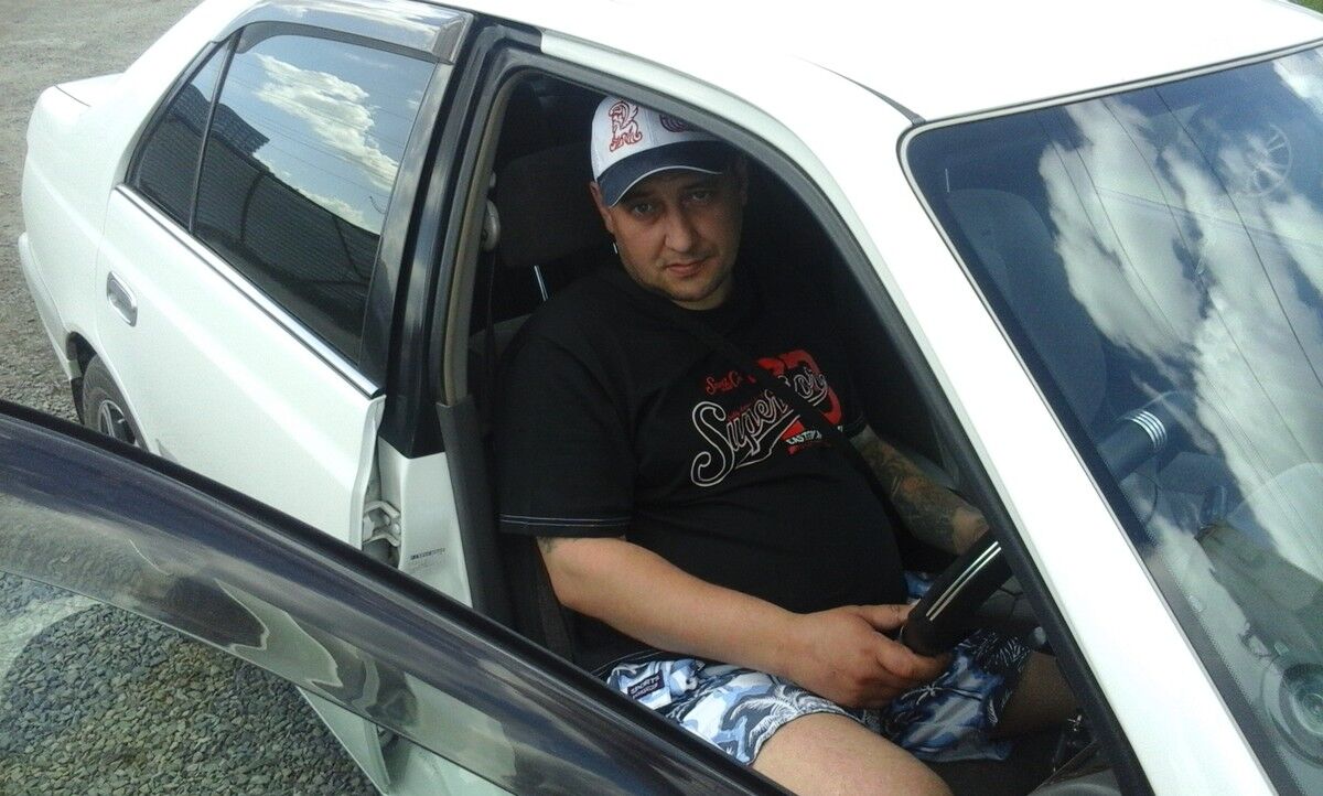  ,   Viktor, 44 ,   ,   , c 