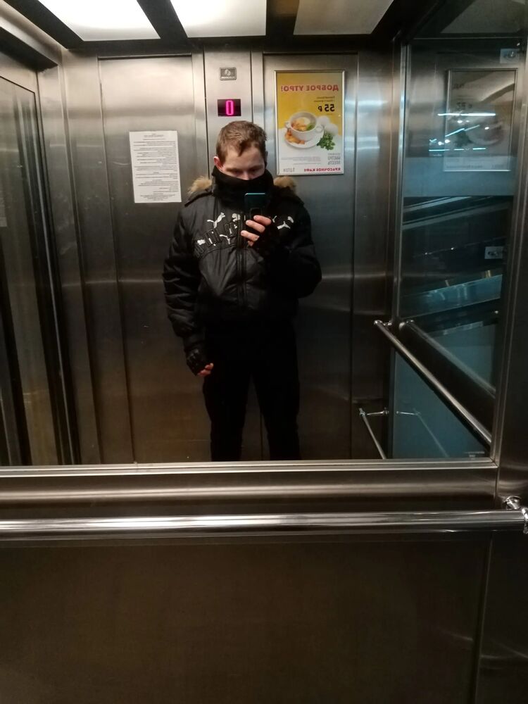  42968880  , 22 ,    