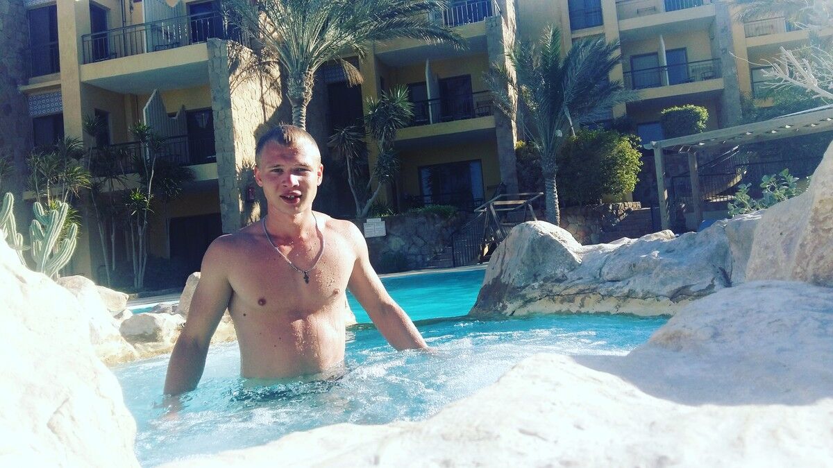  11478070  Ivan, 29 ,    