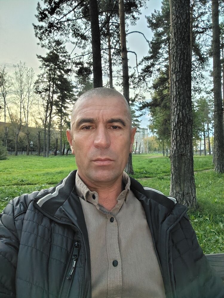  53646930  Aliks, 47 ,    