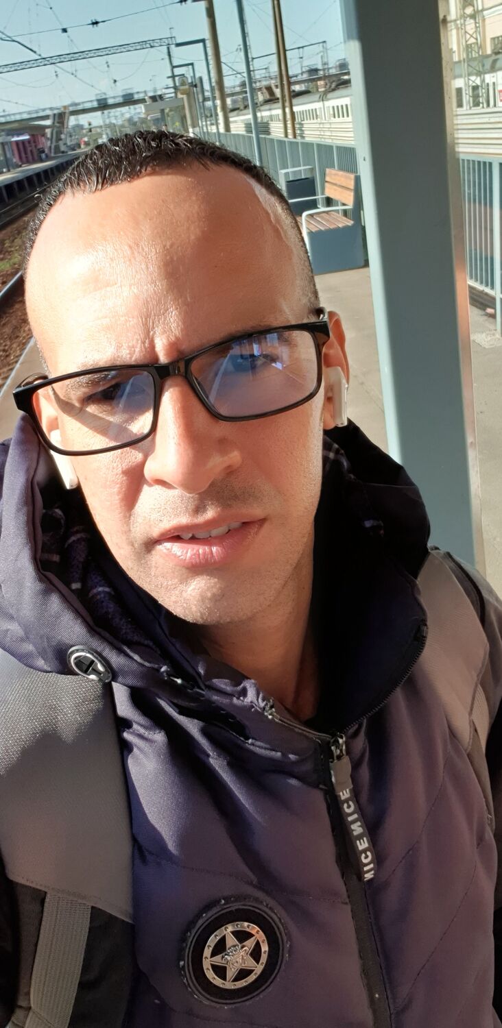  ,   Luis, 39 ,   ,   