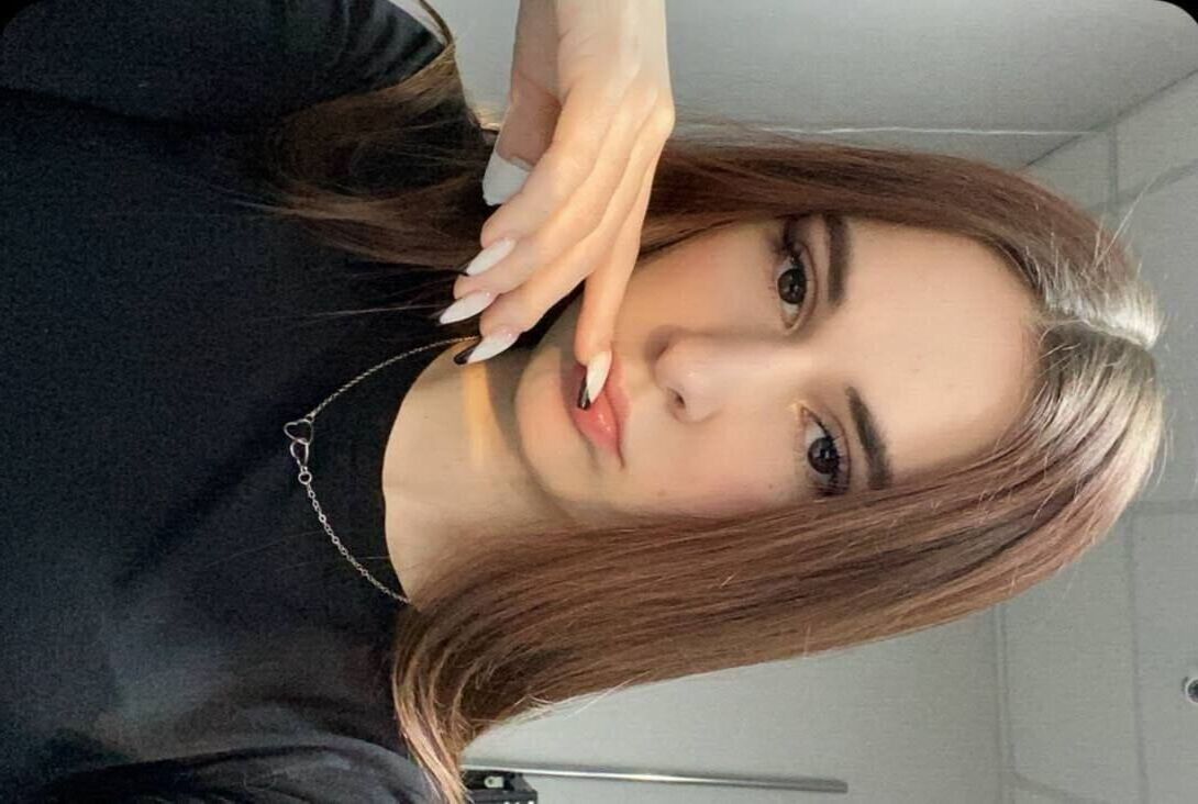  52087880  Anna, 20 ,    --