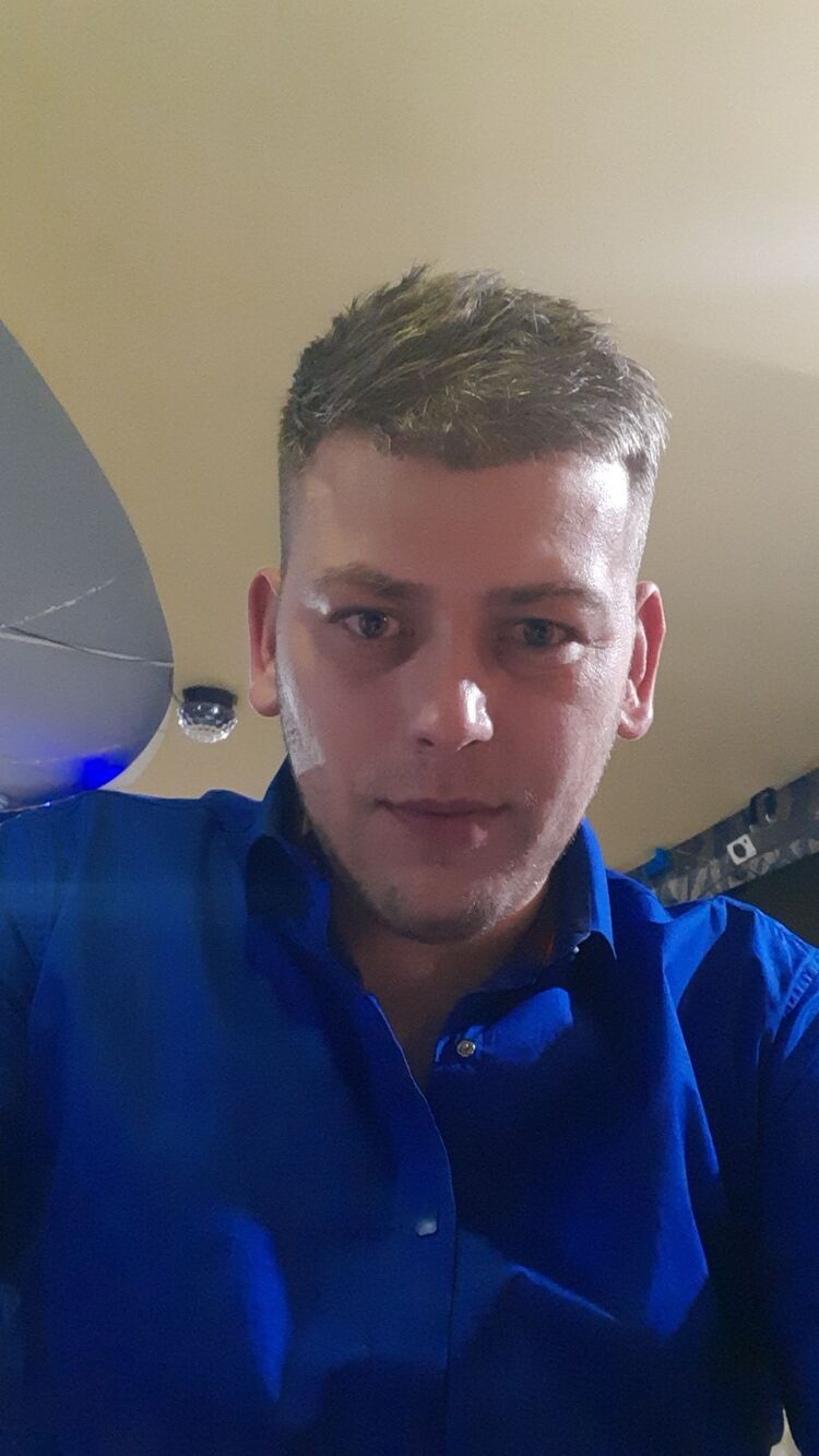  30151430  Alex, 33 ,    -