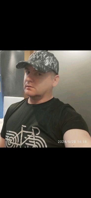  Musselkanaal,   Yurii, 40 ,   ,   