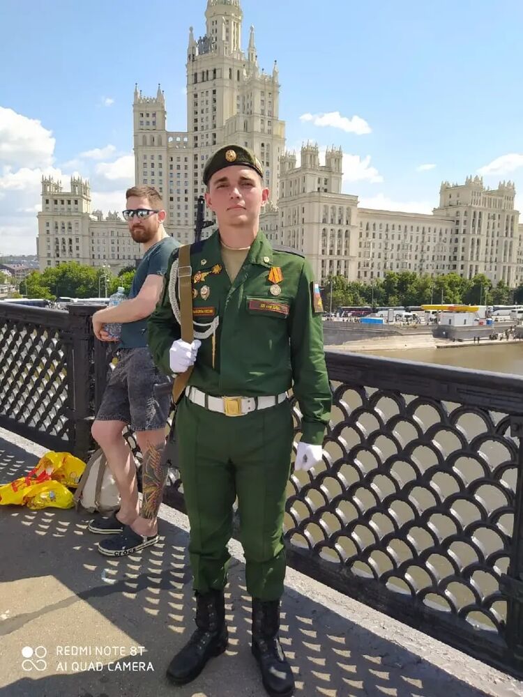  35121790  Leonid, 25 ,    