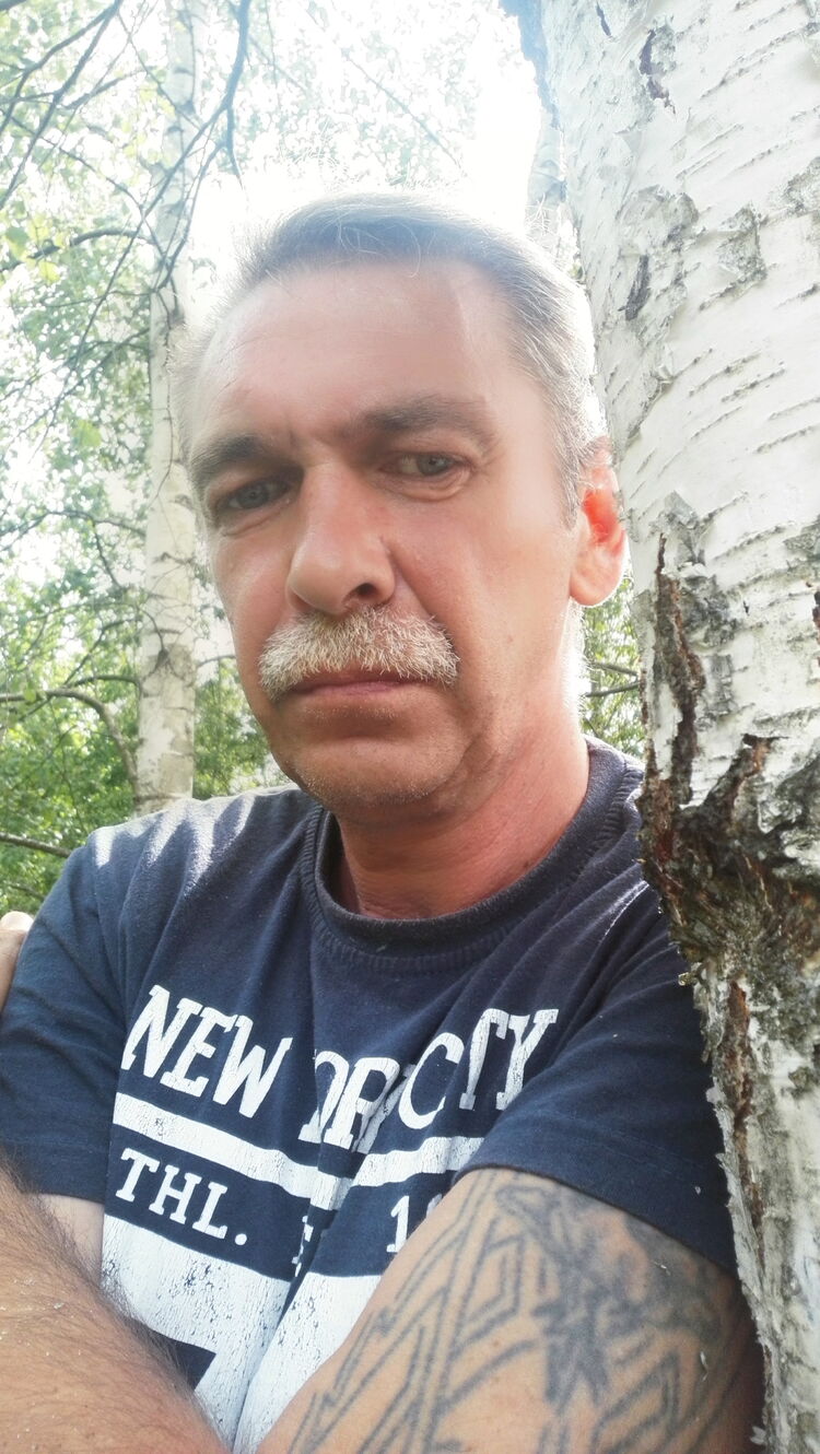  23122280  Valery, 53 ,    