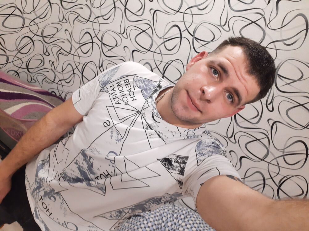  25431580  Alexander, 27 ,    