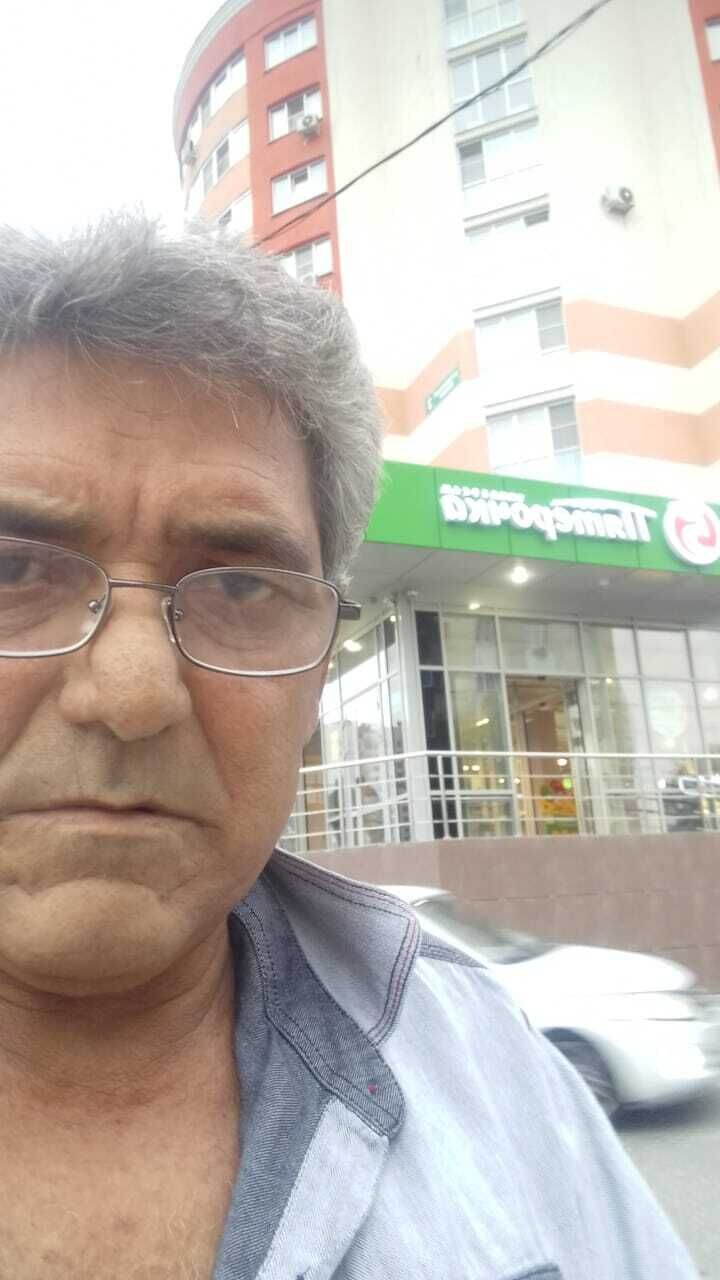  39010730  Alejandro, 60 ,    
