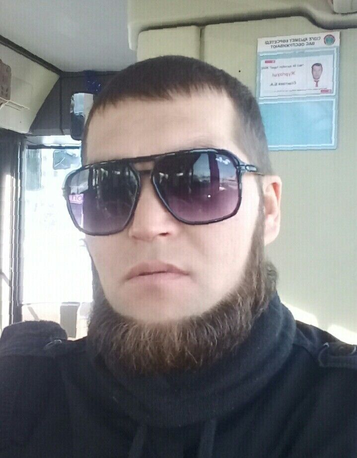  21225740  Bek, 39 ,    