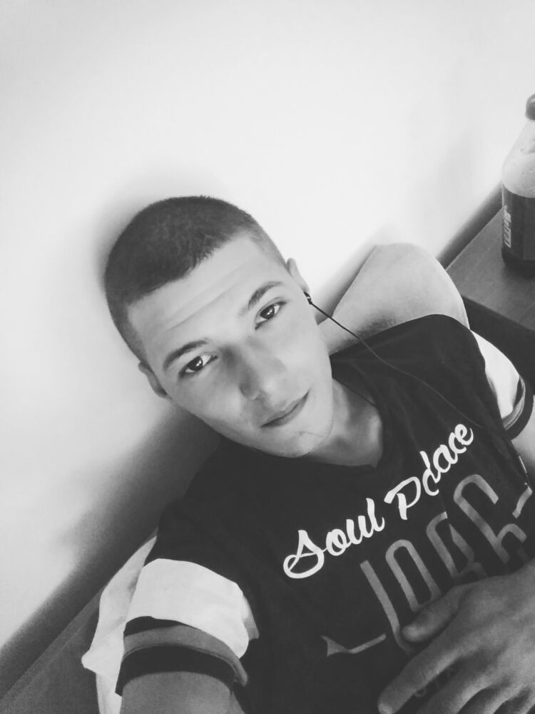  37428020  , 26 ,    