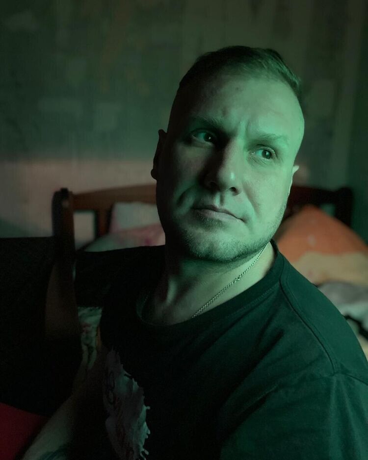  20314220  Oleg, 39 ,    
