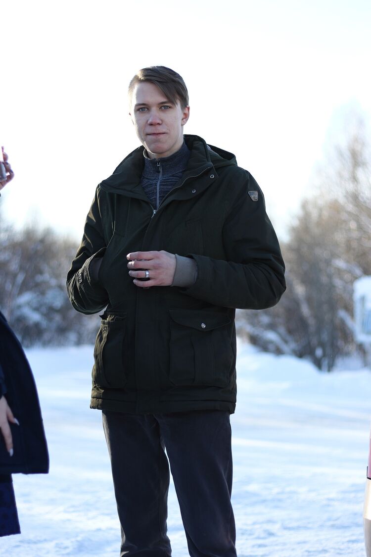  -,   Anton, 24 ,   ,   