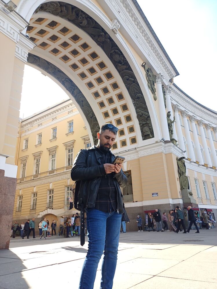  ,   Denis, 33 ,   ,   
