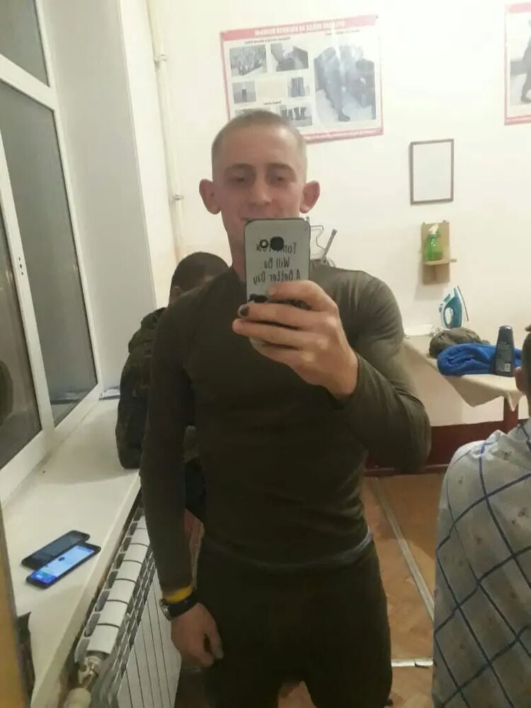  ,   Viktor, 26 ,   ,   
