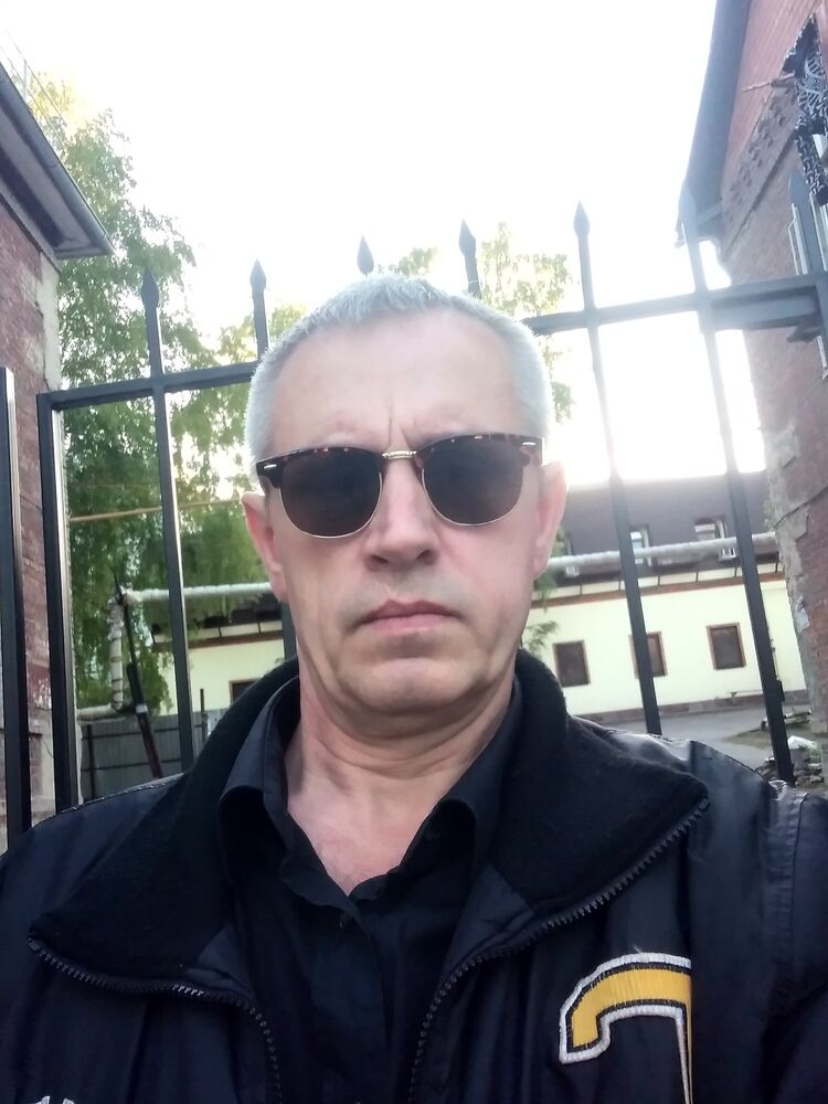  ,   Artem, 42 ,   ,   