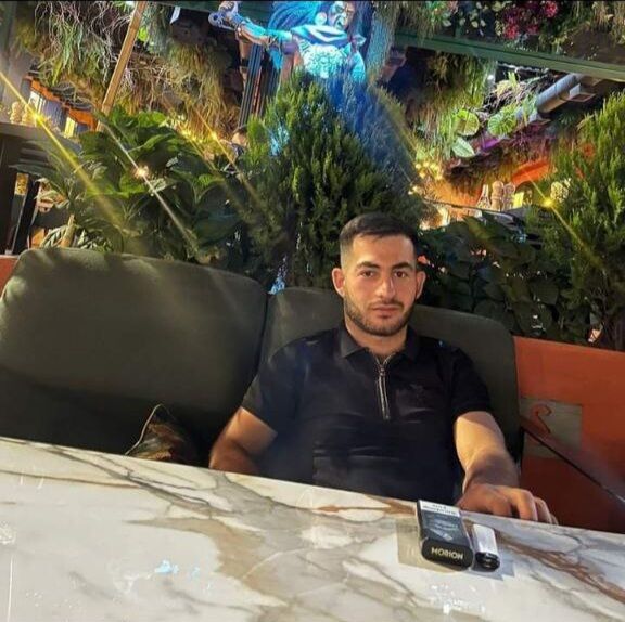  37796830  Tigran, 37 ,    