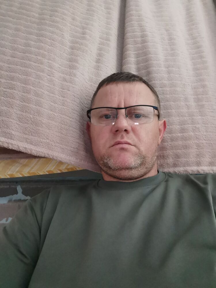  54315750  Victor, 42 ,    