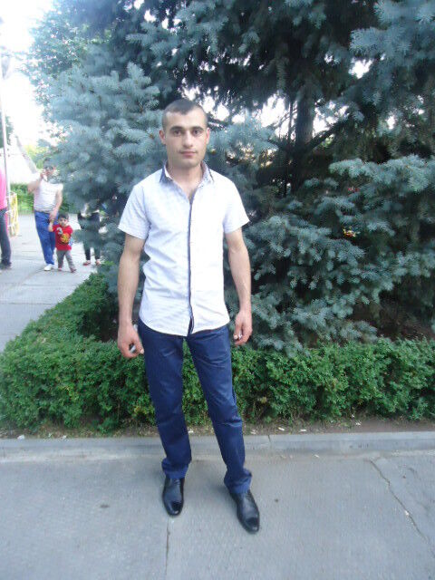  ,   Mikael, 45 ,   