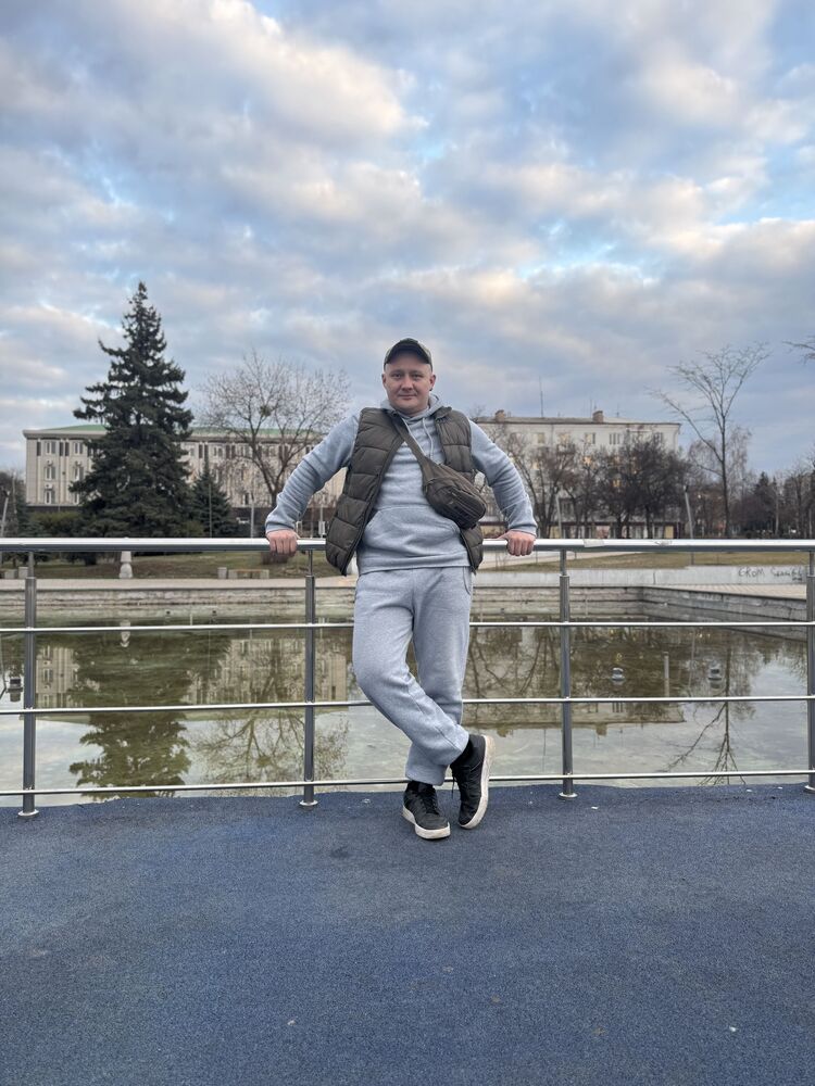  ,   Evgenii, 32 ,   ,   