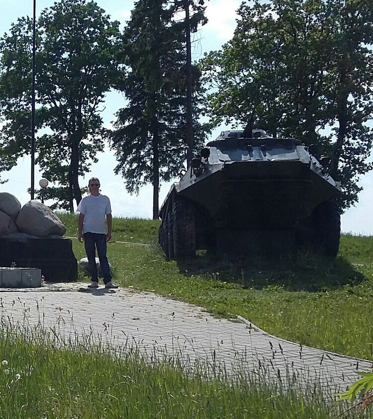  12779260  Vladimir, 49 ,    